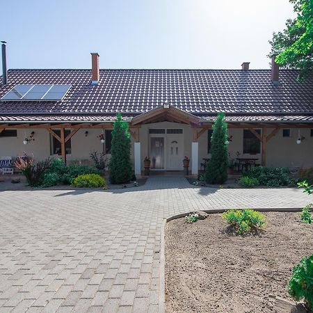 Готель Toelgyfa Vendeghaz Кішкйорйош Екстер'єр фото