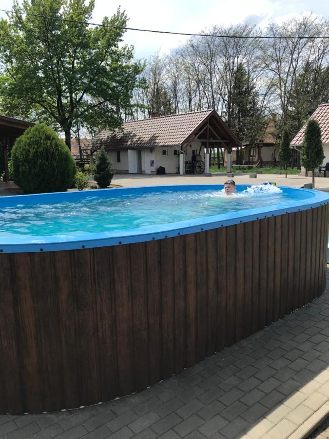Готель Toelgyfa Vendeghaz Кішкйорйош Екстер'єр фото